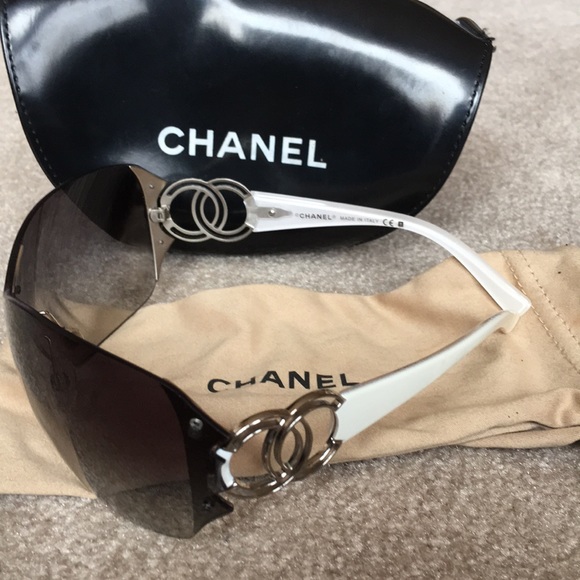 Chanel DesignerSunglasses - Picture 1 of 5